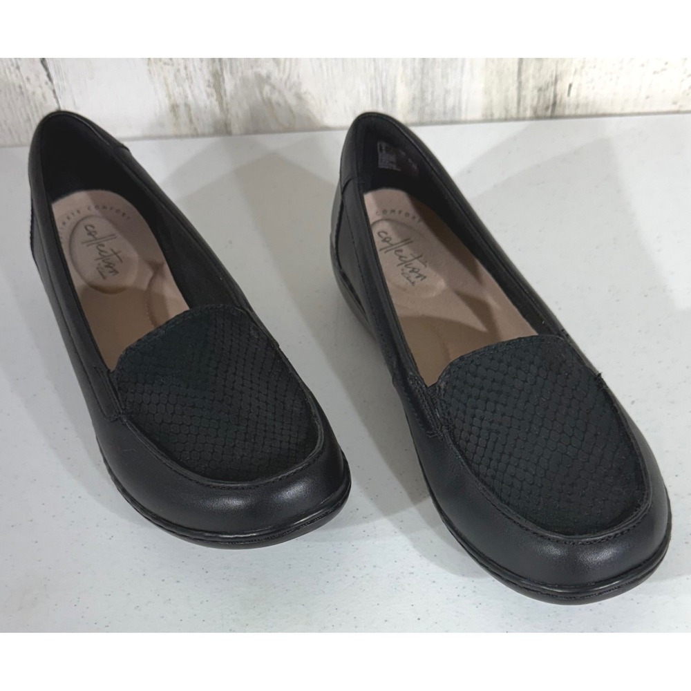 Clarks Slip On Loafers 8.5 Black Leather Textured Toe Comfort Casual Minimalist